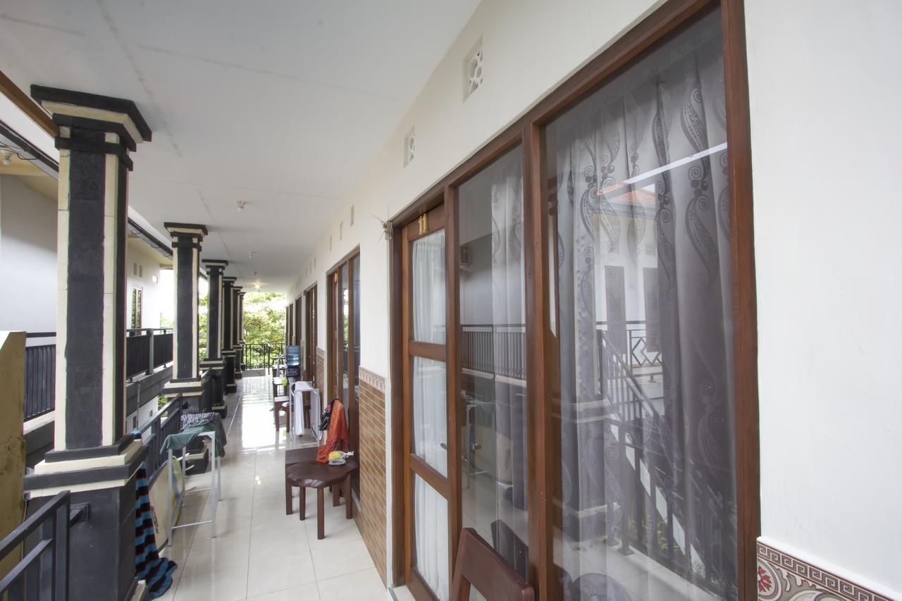 Putra Dadi Guest House Canggu  Exterior photo