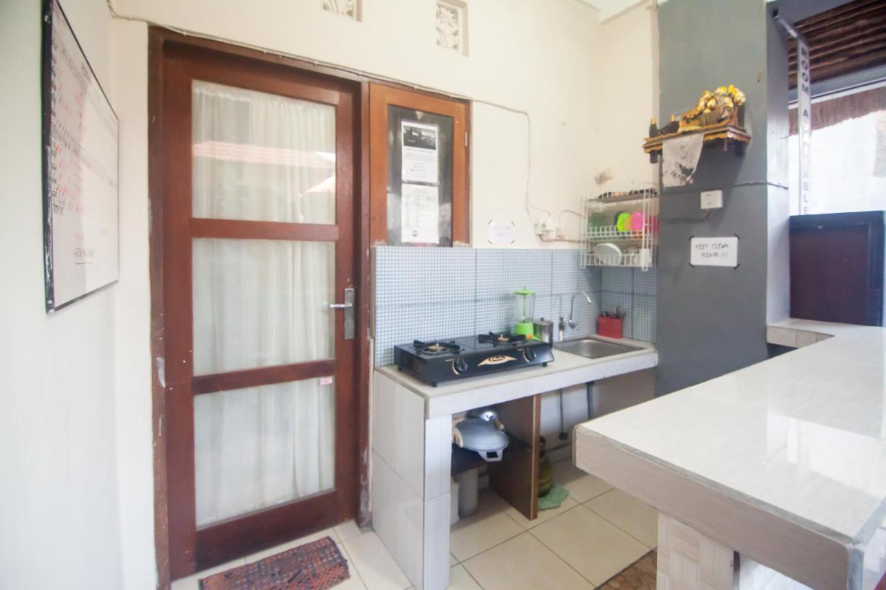 Putra Dadi Guest House Canggu  Exterior photo