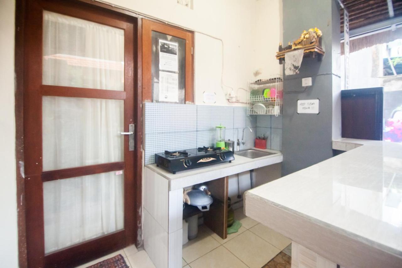 Putra Dadi Guest House Canggu  Exterior photo